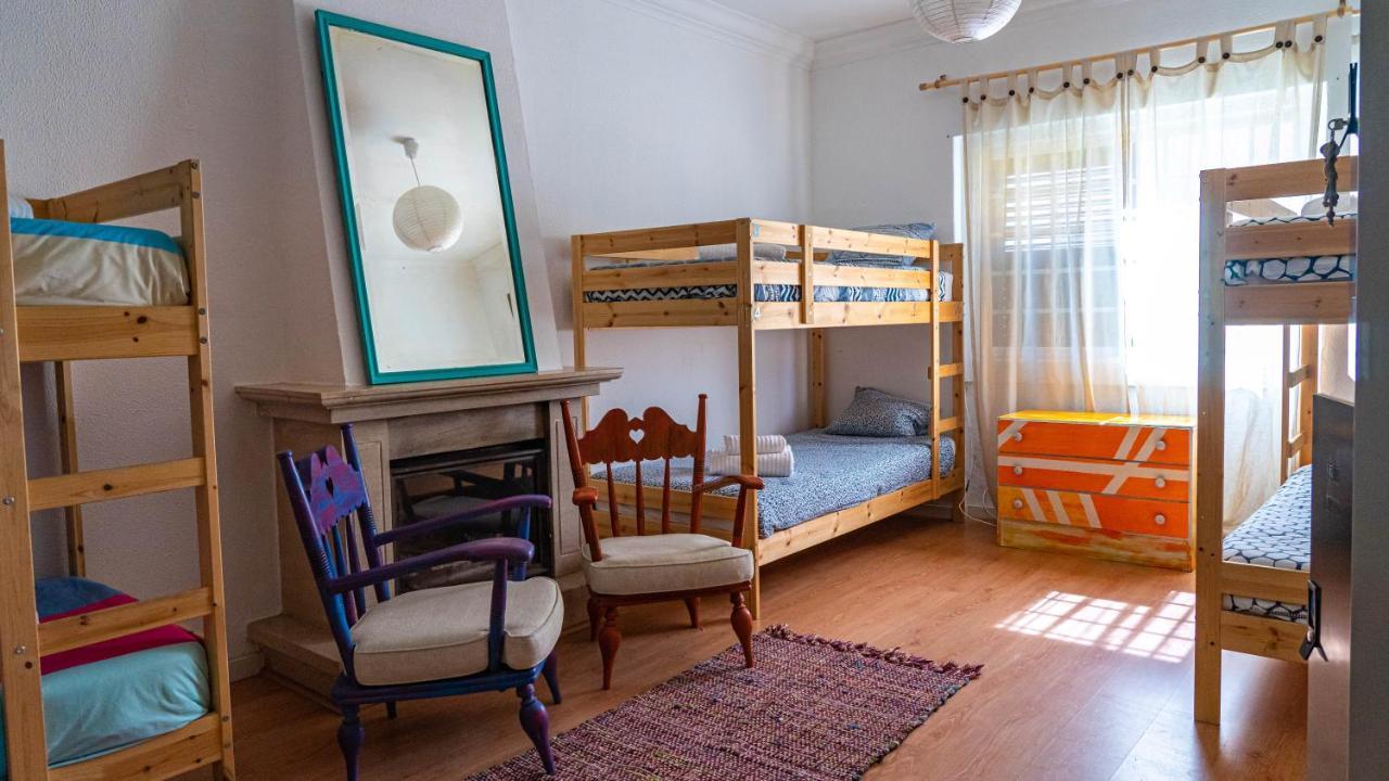 Bed and Breakfast Mr Ziggy'S Surfhouse Costa da Caparica Exterior foto