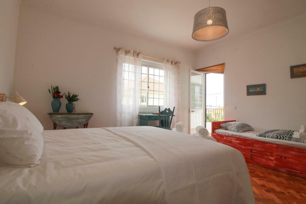 Bed and Breakfast Mr Ziggy'S Surfhouse Costa da Caparica Exterior foto
